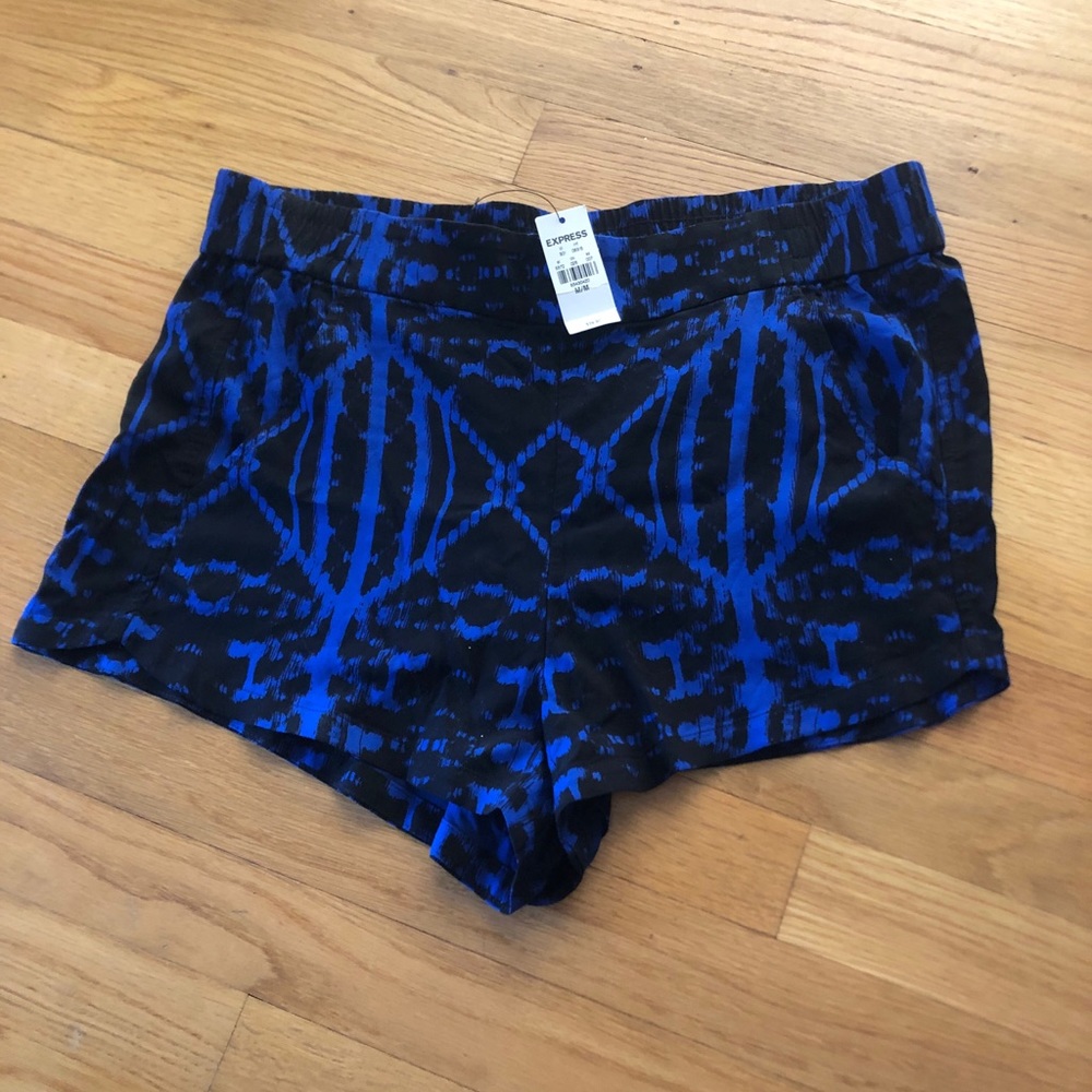 Express flowy patterned shorts